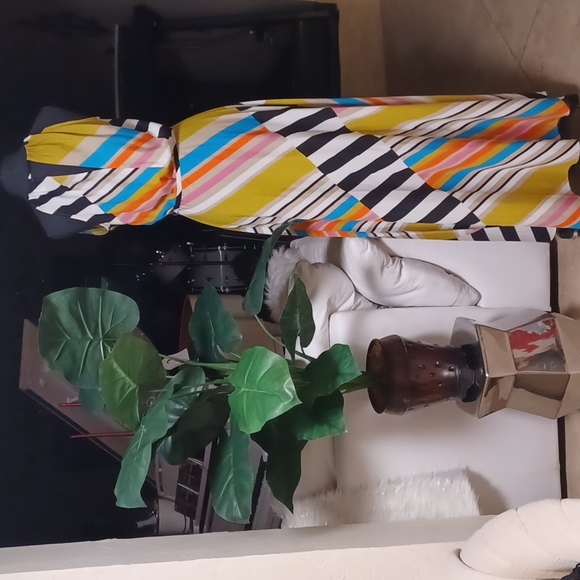 Cache Dress - Picture 7 of 9